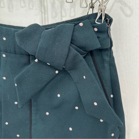 Shorts - Picture 2 of 4